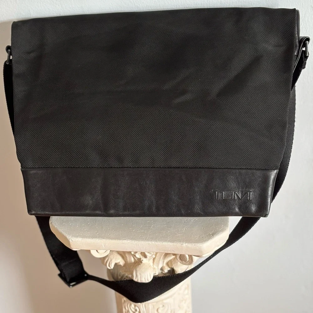 TUMI Messenger Leather Trim Flap Crossbody Laptop Shoulder Nylon 4367D3 Bag